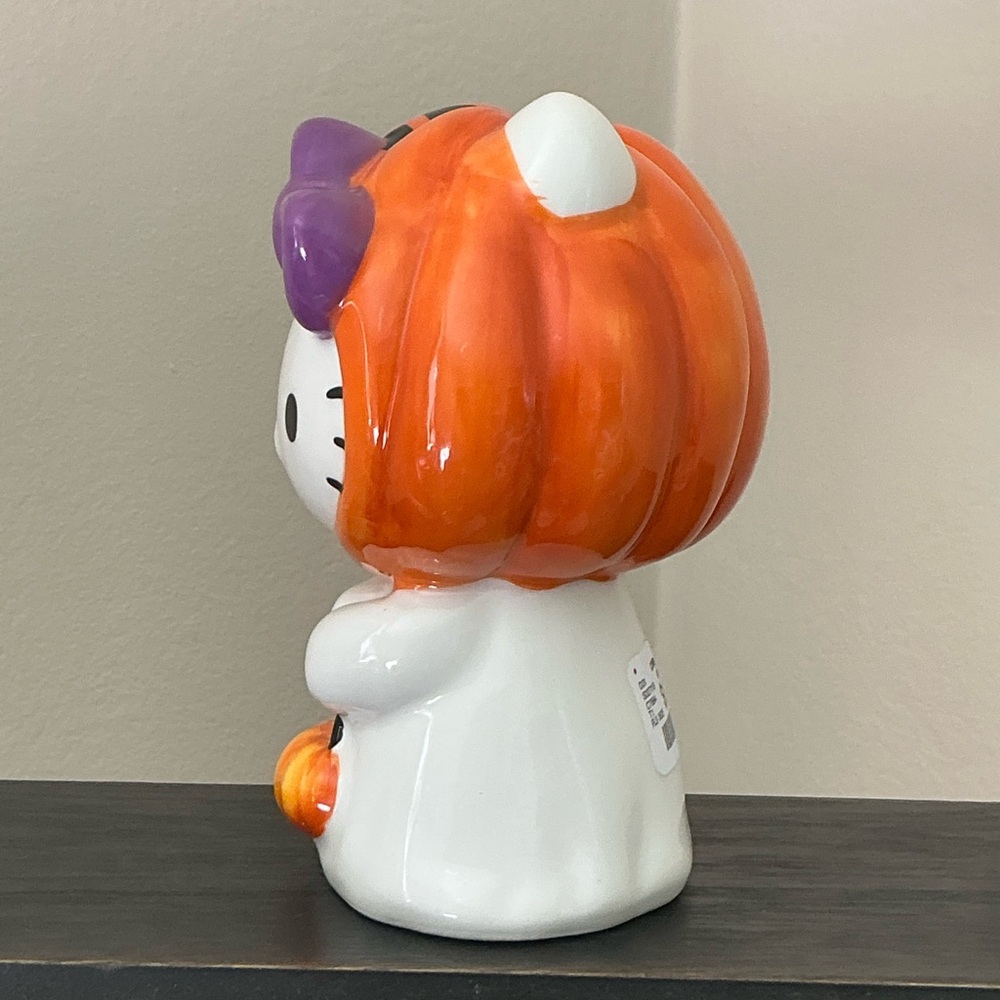 Halloween Hello Kitty holding Pumpkin Purse by Blue Sky ClayWorks / Sanrio - Picture 4 of 8